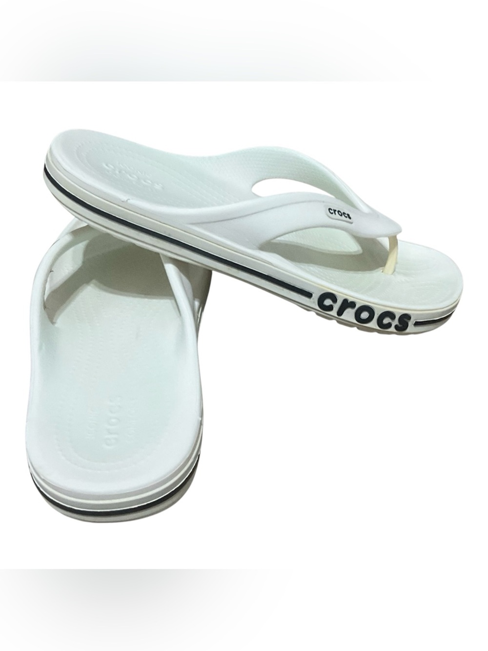 CROCS White Flip Sandals with Black Logo Stripe. Unisex mens 9 Women’s 11